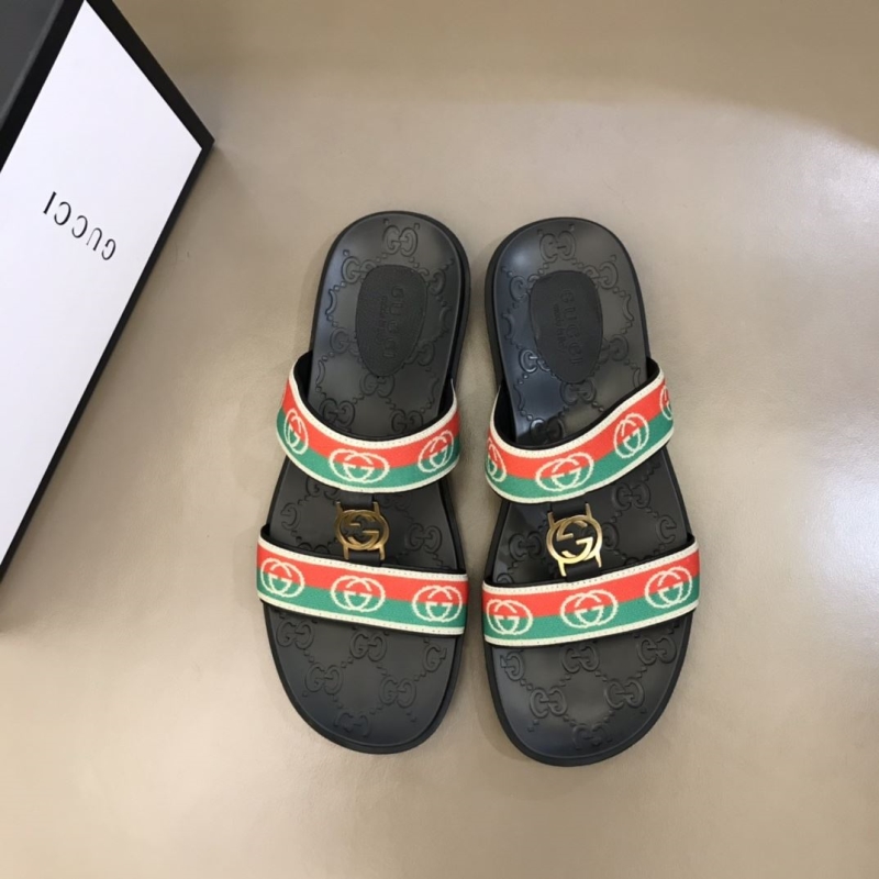 G*u*i slippers